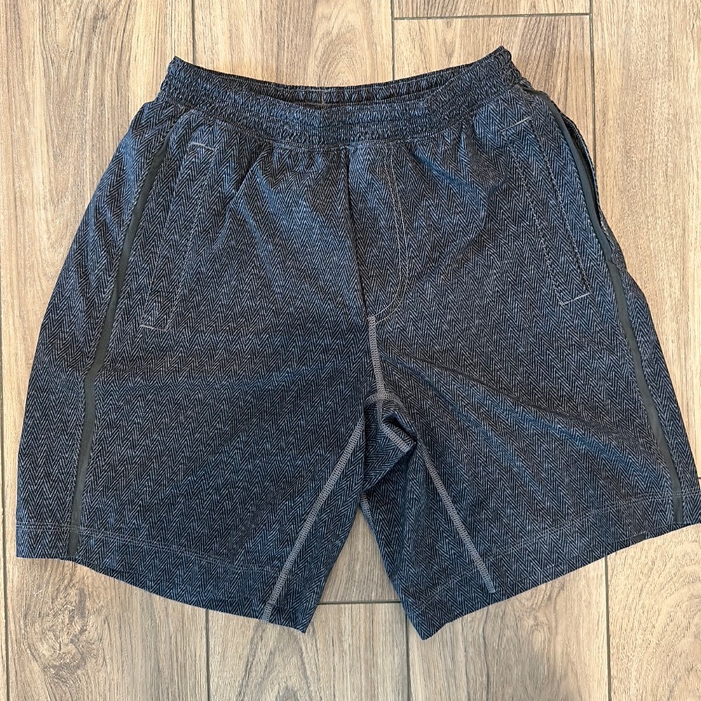 NWOT Men’s Lululemon Shorts || Gray & Black || Size M
